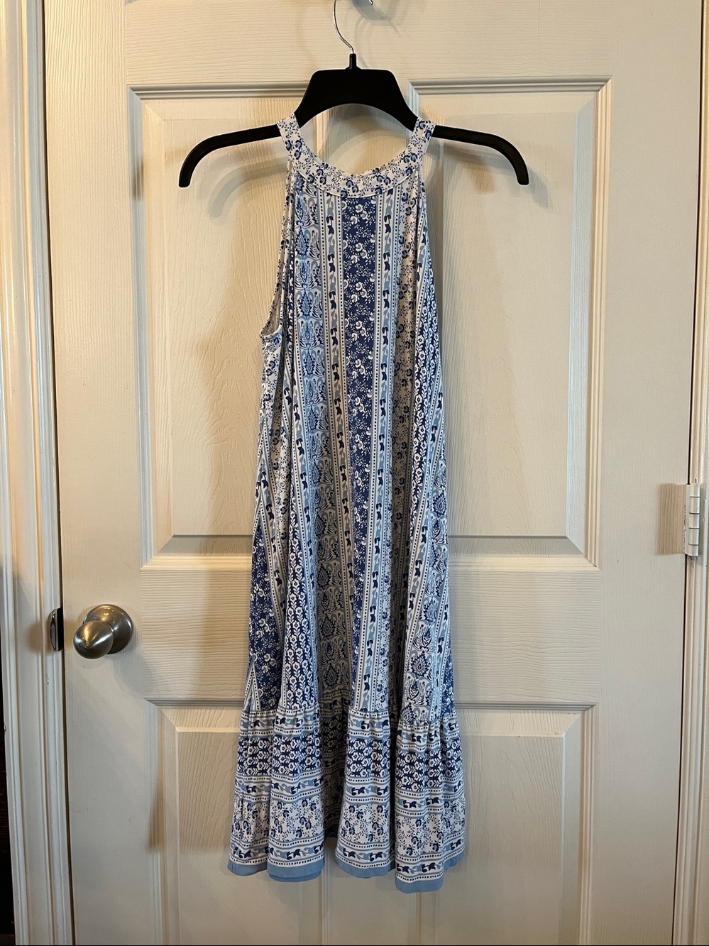 Sleeveless Blue & White Patterned Halter Dress